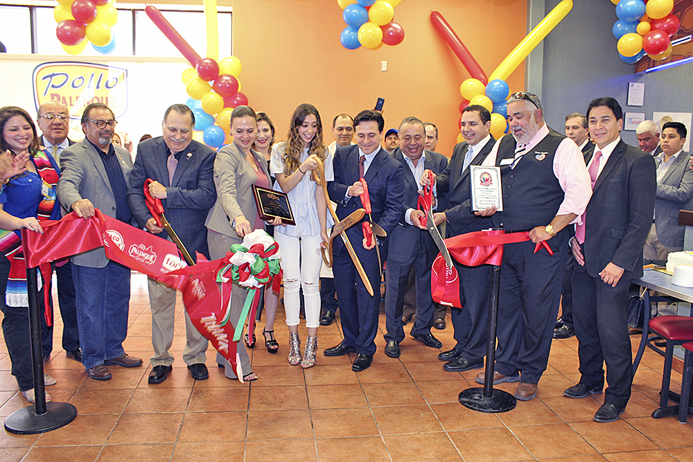 Inauguración de Pollo Palenque localizado en el 4313 N. Conway, Palmhurst, TX.