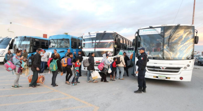 Resguardan traslado de migrantes de Saltillo a Piedras Negras