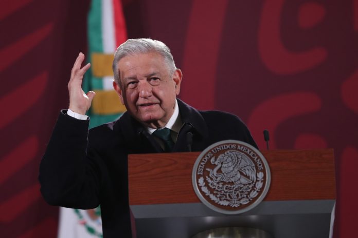 López Obrador niega "ruptura" con España pero su "pausa" crea confusión