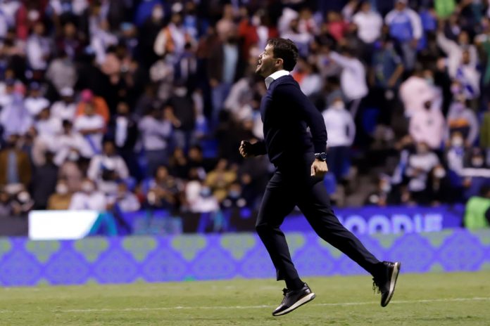 El Puebla del argentino Larcamón lidera el Clausura del fútbol mexicano