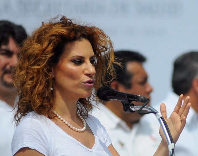 FiscalÌa mexicana celebra triunfo en extradiciÛn de esposa de exgobernador