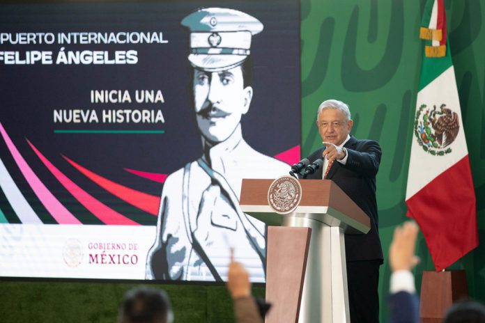 López Obrador da por "misión cumplida" inauguración de nuevo aeropuerto