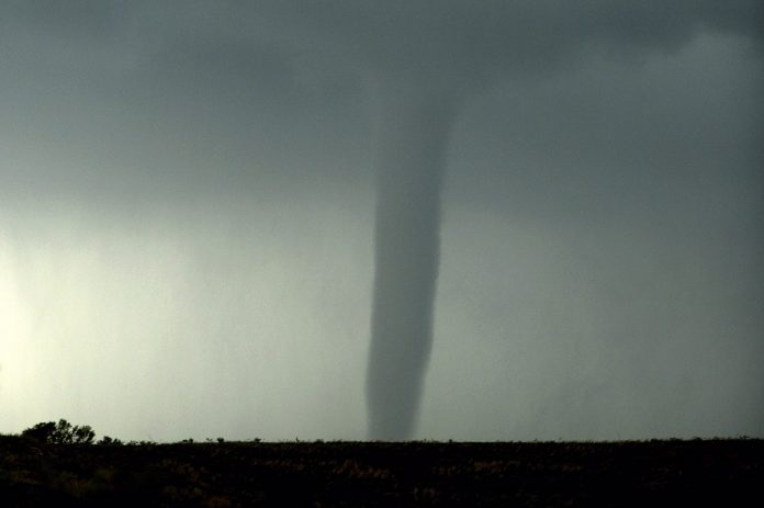 Tornados causan daños en Texas y Oklahoma y dejan a 65.000 sin electricidad