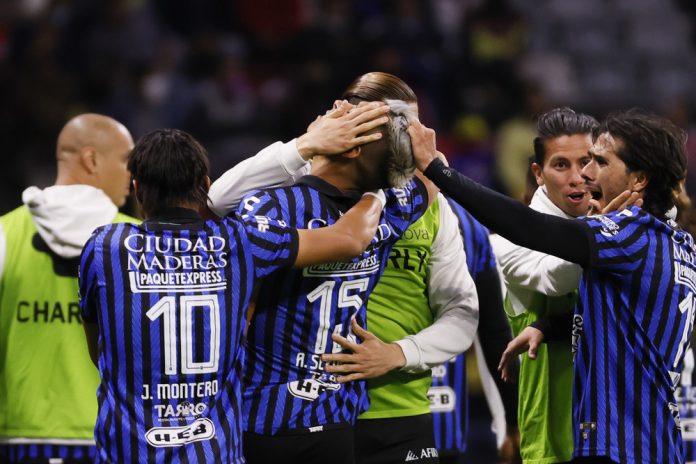 El Querétaro empata con el América de Solari, que confirma su crisis