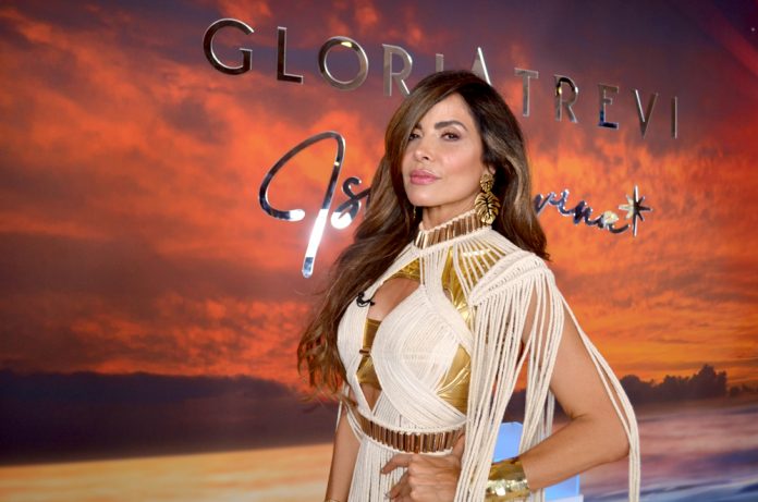 Gloria Trevi apuesta a la música y la esperanza para salir de la "oscuridad"