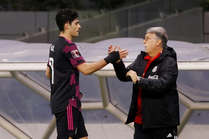 MÈxico, con JimÈnez y Lozano, se entrena con la mira puesta en Estados Unidos