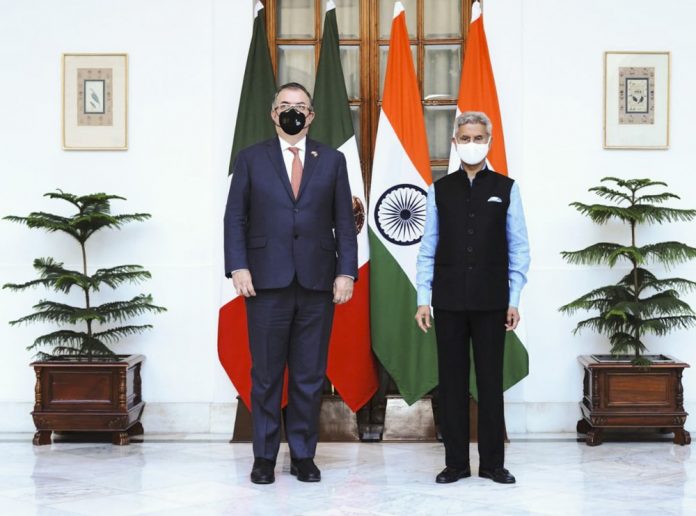 México busca en India que "jamás" vuelvan a estar indefensos en una pandemia