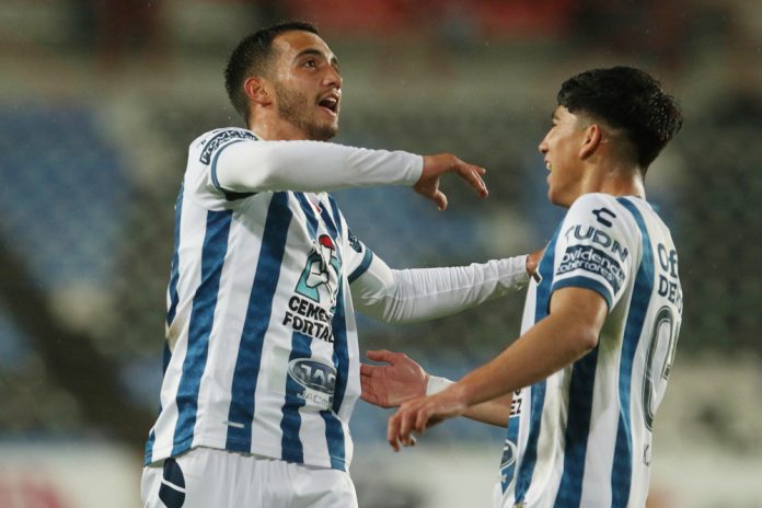El lÌder Pachuca del delantero argentino Ib·Òez recibe a los Tigres de Gignac