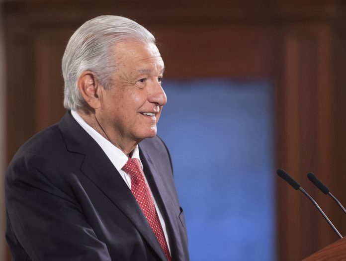 Presidente de MÈxico afirma que marchas del 8M "transcurrieron en paz"