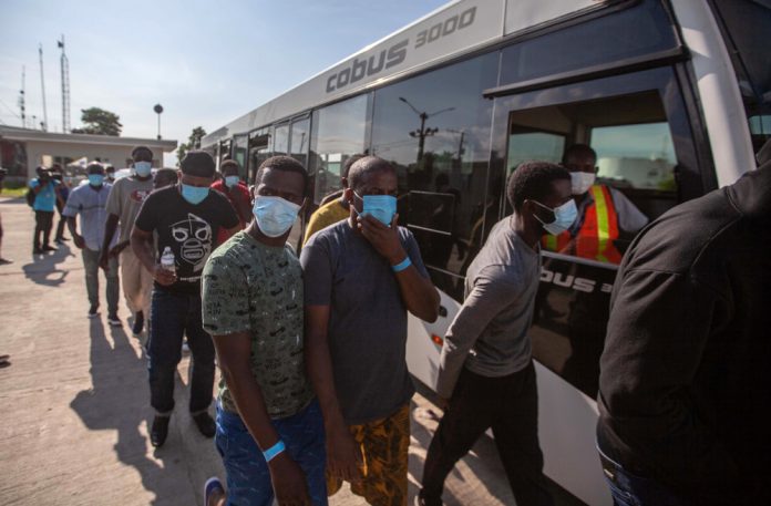 Veinte fiscales de EEUU reclaman matener deportación rápida de indocumentados