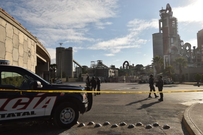 Choque entre trabajadores deja ocho muertos en el centro de México