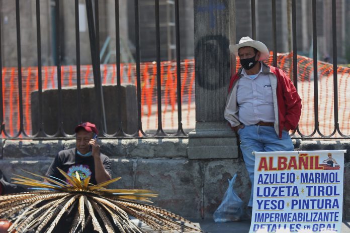 La tasa de desempleo en México cae al 3 % en marzo