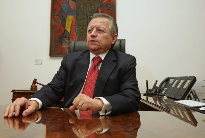 Supremo mexicano aplaza al jueves votación sobre Ley de Industria Eléctrica