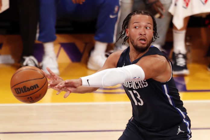 Brunson y Kleber suplen a Doncic y los Mavs igualan su serie con los Jazz