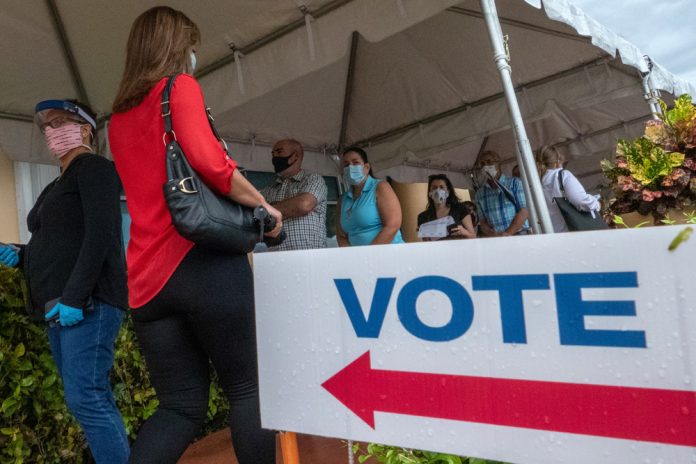Lanzan millonaria campaña para movilizar el voto latino en Arizona