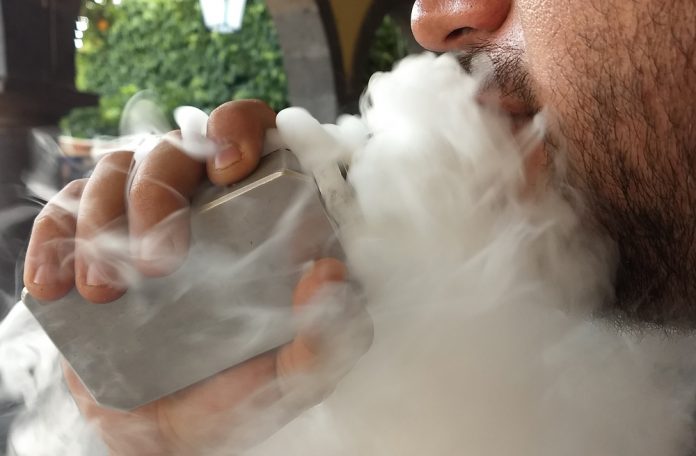 México emite máxima alerta sanitaria por vapeadores y cigarros electrónicos