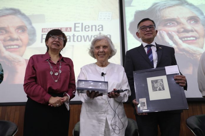 Poniatowska homenajeada por universidad mexicana antes de cumplir los 90 años
