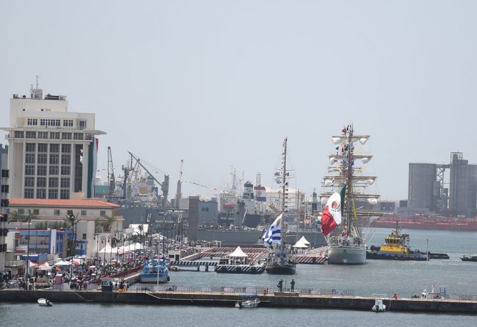 Veleros latinoamericanos llegan al puerto de Veracruz y refuerzan fraternidad