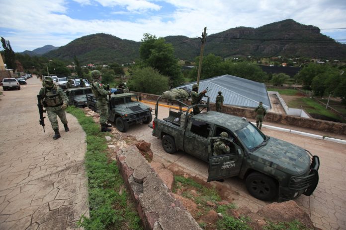 Recuperan cuerpos de jesuitas y guía turístico asesinados en norte de México