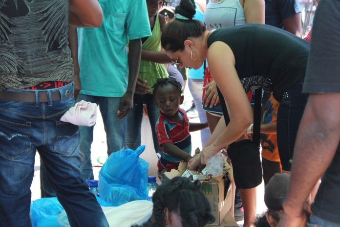 Migrantes irregulares en Panamá logran atravesar el país pese a bloqueos