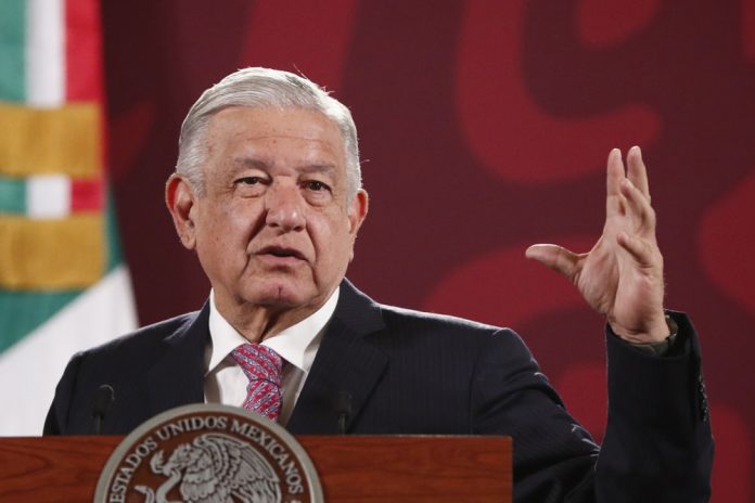 Presidente de México indaga a juez que amparó a Iberdrola contra multa