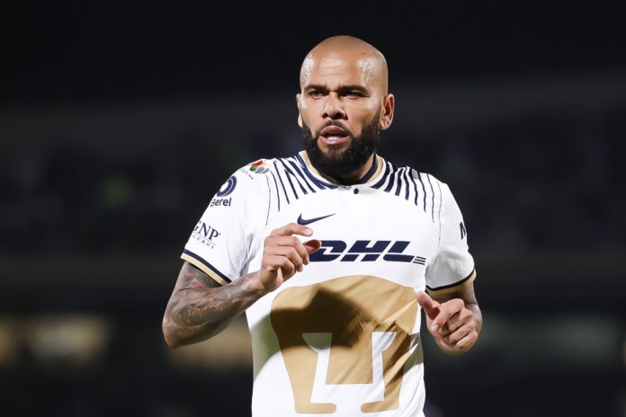 Dani Alves pone la asistencia del empate de Pumas en su debut en México