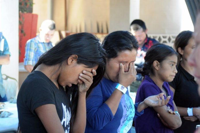 EEUU establece nueva guía para evitar separaciones de familias migrantes