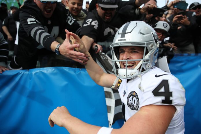 Raiders le ganan a Vikings en partido de pretemporada de la NFL