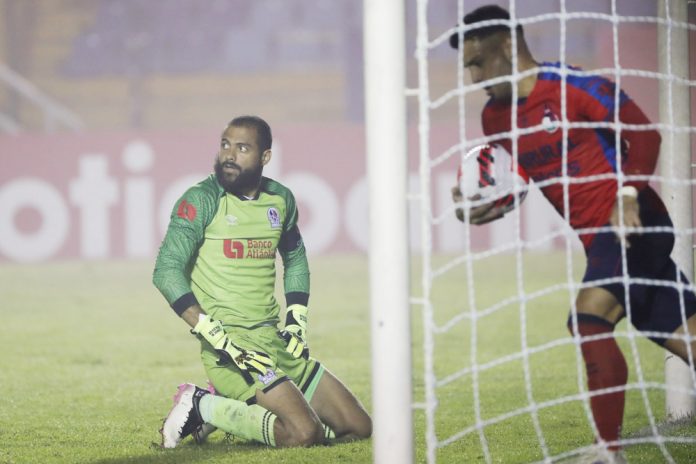 2-2. El Olimpia de Honduras deja escapar la victoria en Guatemala