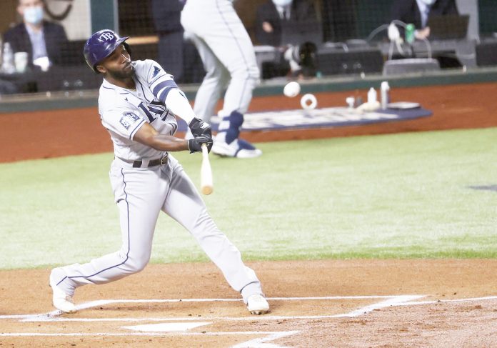 5-7. La combinaciÛn de poder de Siri y Arozarena eleva a los Rays en Miami