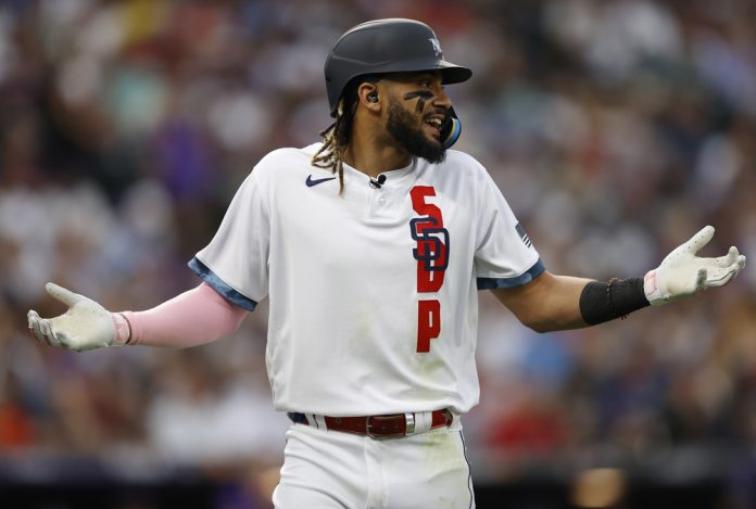 El dominicano Fernando Tatis Jr enfrenta primer picheo tras la operación de muñeca