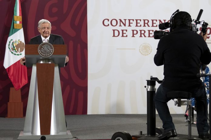 México invertirá 1.500 millones de dólares para conectar al país a internet