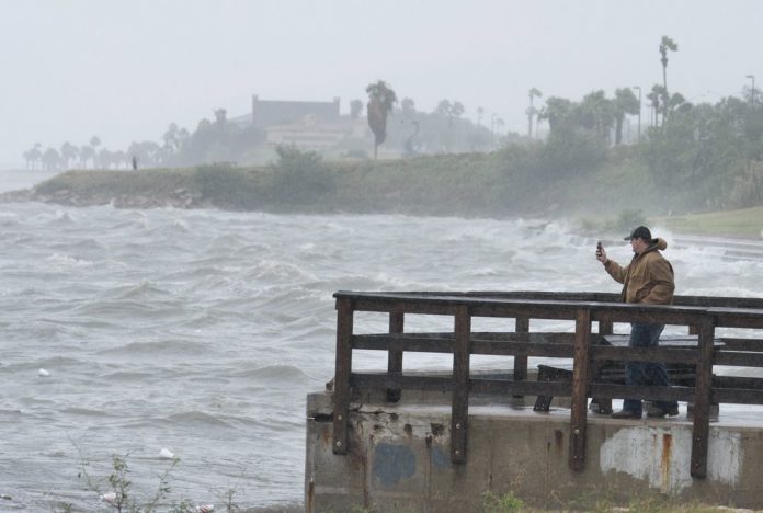 Zona de "baja presión" toca tierra en Texas sin riesgo de formación ciclónica