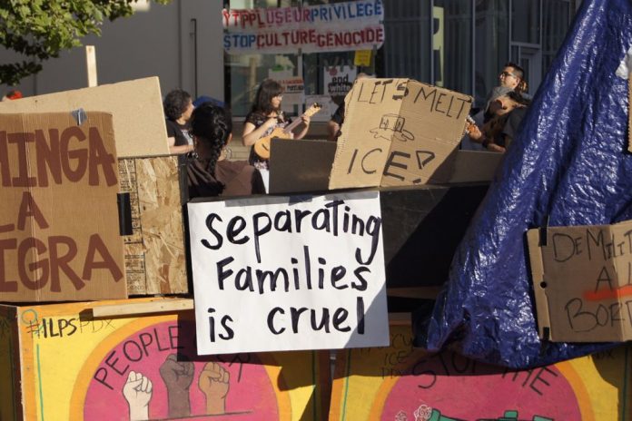 Respaldo comunitario contribuye a cancelar deportación de pareja mexicana