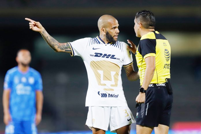 Tercera asistencia en el torneo pone a Dani Alves en equipo ideal en MÈxico
