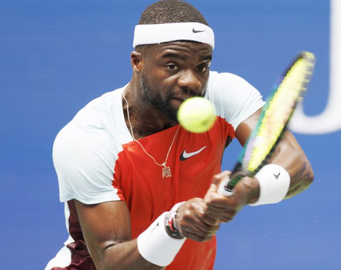 Tiafoe derrota a Nadal y se clasifica a los cuartos del Abierto de EE.UU.