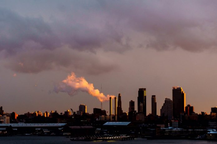 Más de 160 grupos presionan a Biden para que actúe contra el cambio climático