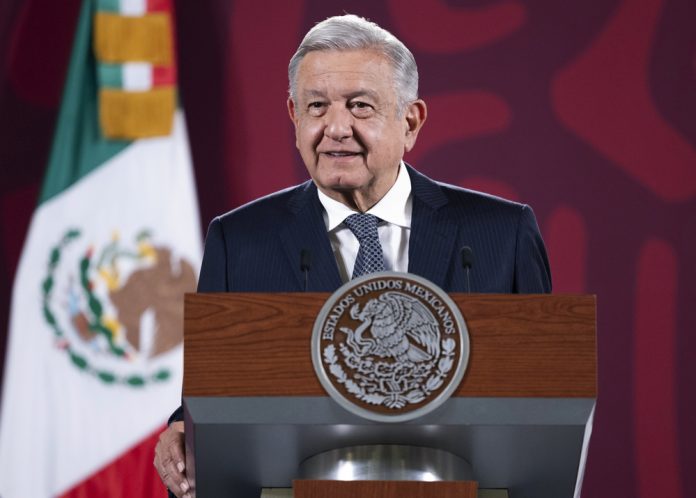 López Obrador acusa a New York Times de apoyar a