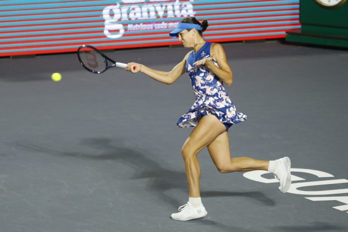 Tomljanovic ratifica condición de 'aguafiestas' en su debut en Guadalajara