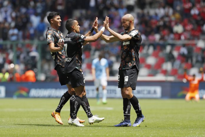 Uruguayo Fern·ndez, nuevo lÌder de asistencias tras goleada del Toluca