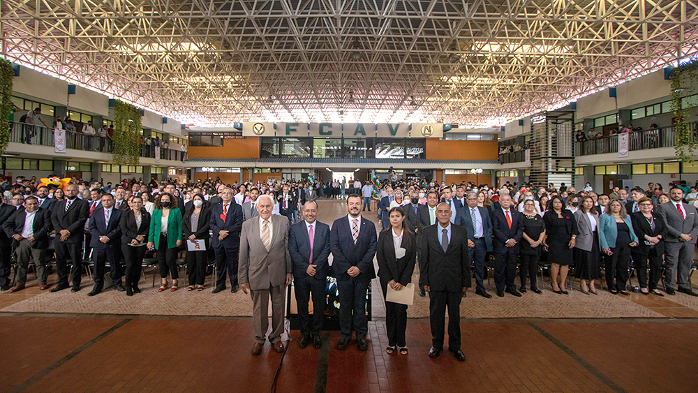 Reconoce Rector trayectoria académica de la Facultad de Comercio Victoria –  El Periódico USA | En español del Rio Grande Valley, Texas.