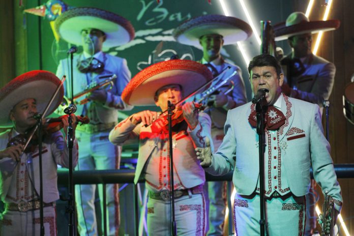El mariachi mexicano lucha por mantener el gÈnero con nuevas propuestas