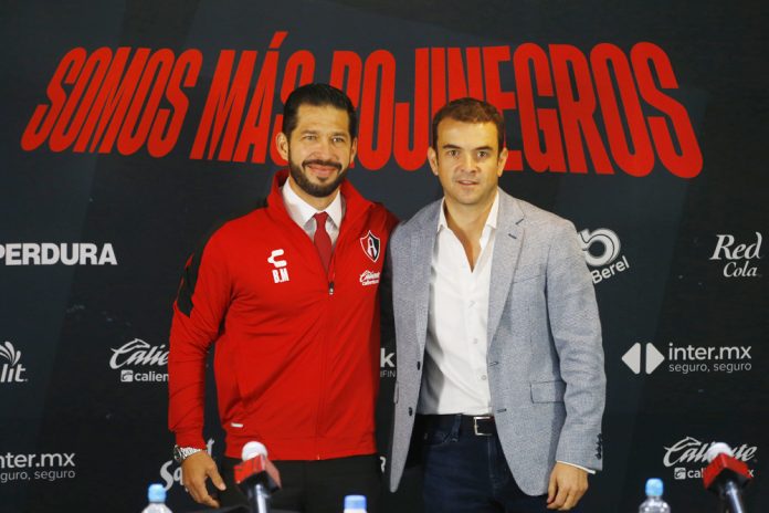 BenjamÌn Mora promete intensidad como nuevo entrenador del Atlas mexicano