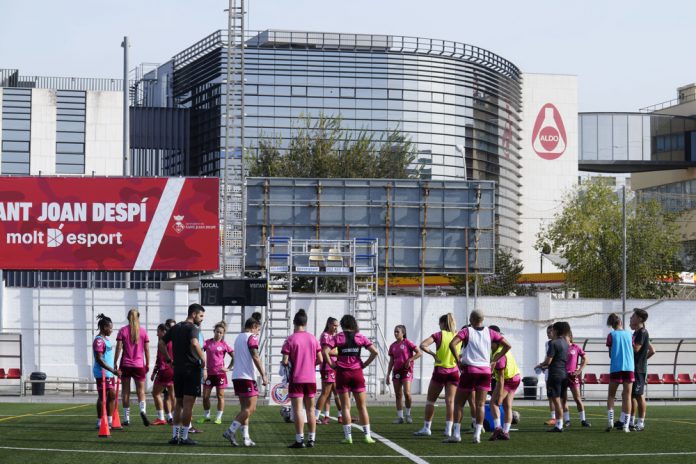 Las Planas se sienta en la mesa del FC Barcelona