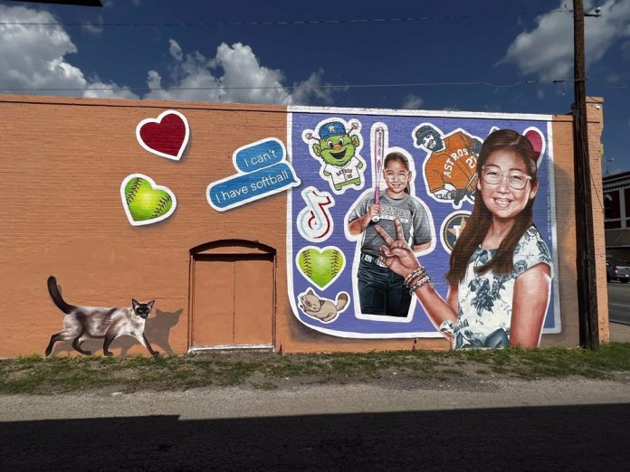 Uvalde preserva en murales sonrisas de las 21 víctimas de la matanza