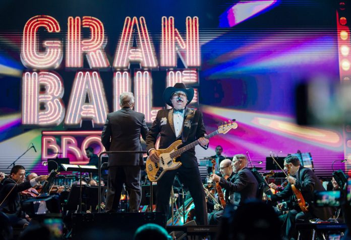 Demuestra su vigencia grupo mexicano Bronco en Festival Santa LucÌa