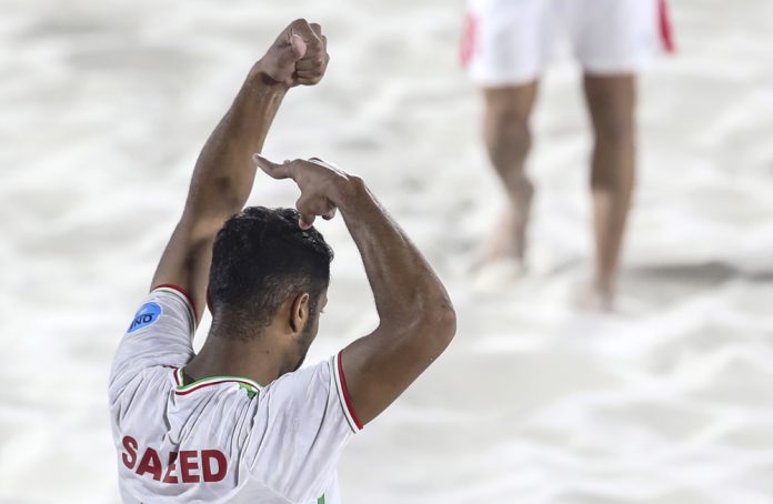Irán advierte a jugadores de fútbol que eviten gestos de apoyo a protestas
