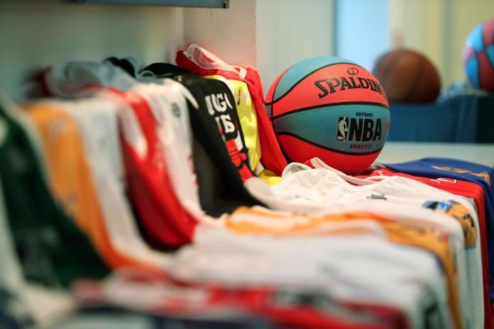 La NBA organiza quince partidos este lunes y no jugará el martes por las elecciones