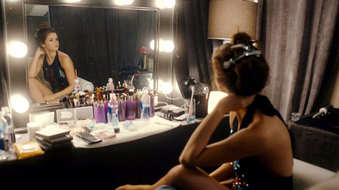 Selena Gomez destapa sin tapujos la crudeza de la fama en "My Mind & Me"