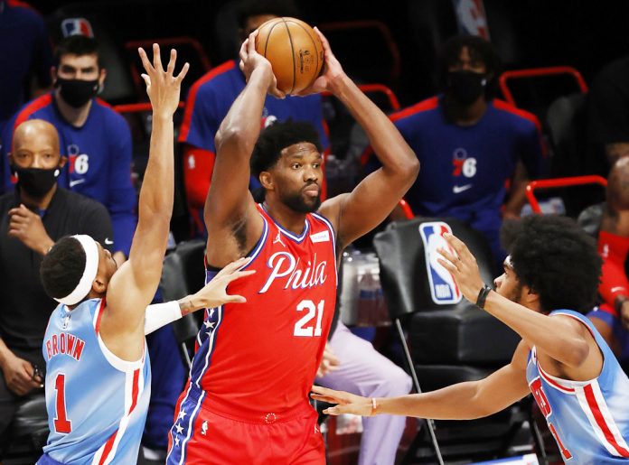 137-133: Los Sixers encadenan seis victorias con un triunfo ajustado ante los Nets